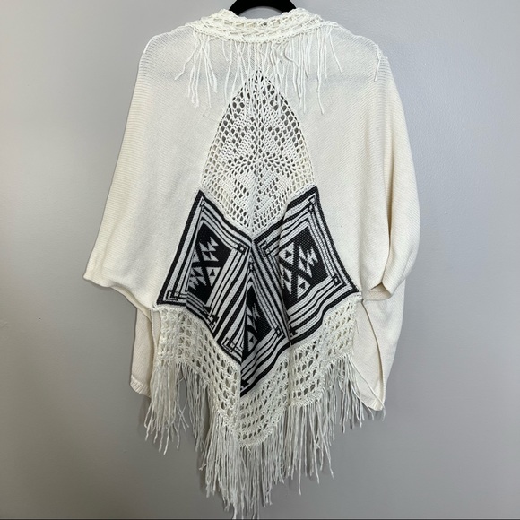 House of Harlow | Fringe Aztec Knitted Sweater, one size - Picture 3 of 9